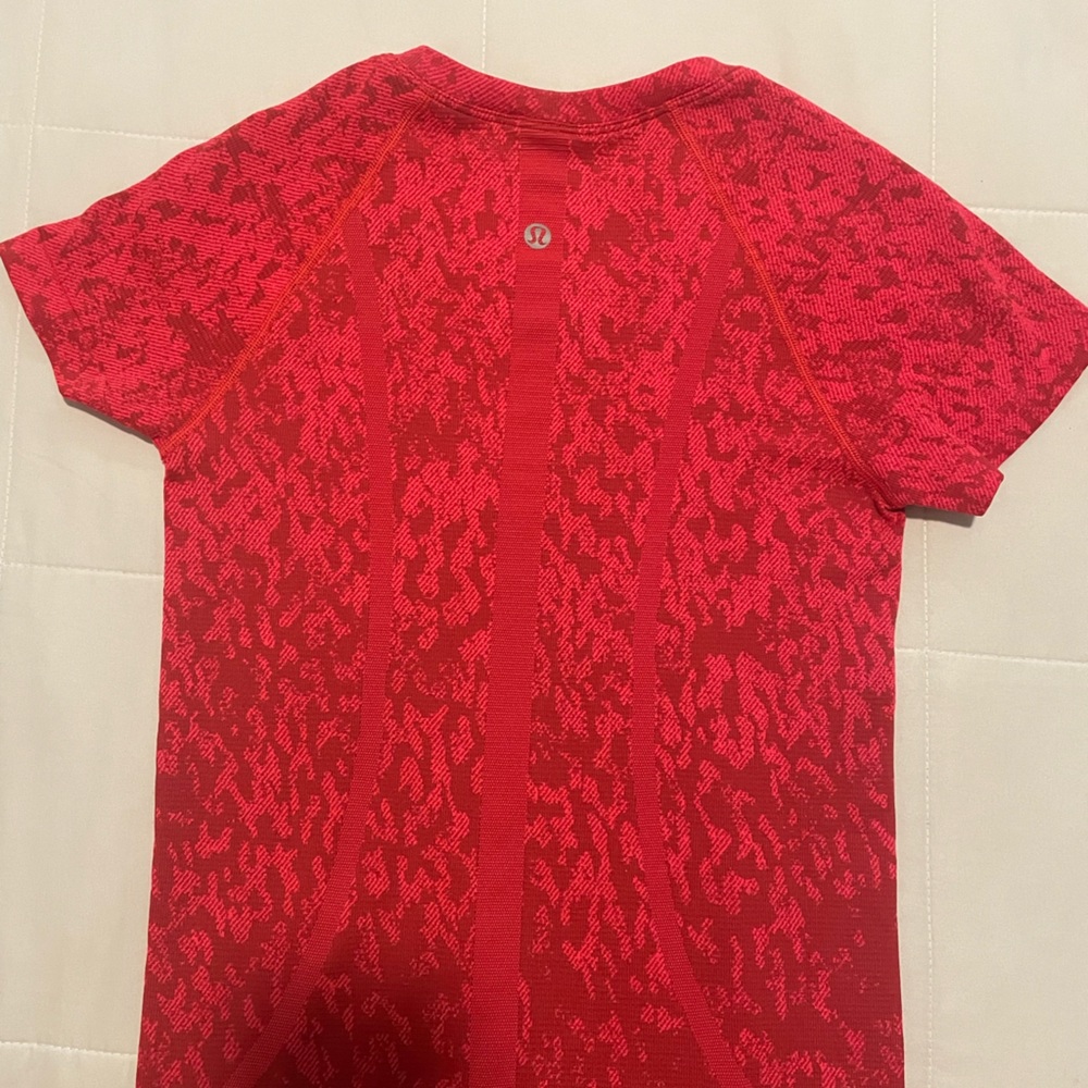 LULULEMON RED SWIFTLY TECH SHORT SLEEVE - Only Worn Once - Picture 3 of 3